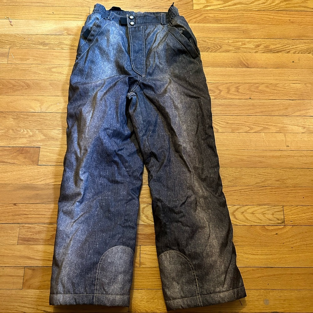 Snozu Snowpants Size L , 14-16 New Condition